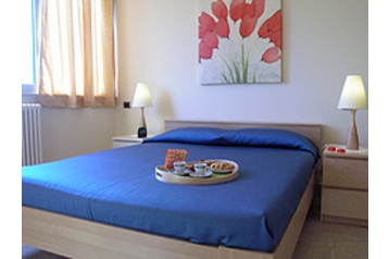 Italia Privát Roma, Exterior